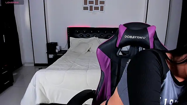 Meghan As online show from 11/25/25, 01:55