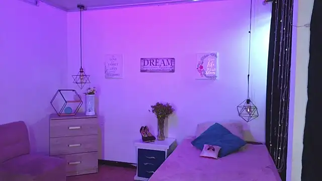 Violeta dss online show from 12/03/25, 01:43