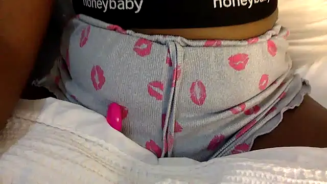 Snapshot of Bootylexy22 chatting on 01/30/25, 01:33 Bootylexy22 online show from 01/30/25, 01:33