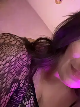 Miss Mia 5 online show from 12/17/25, 01:27