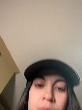 Valentcouple online show from 11/17/25, 11:53