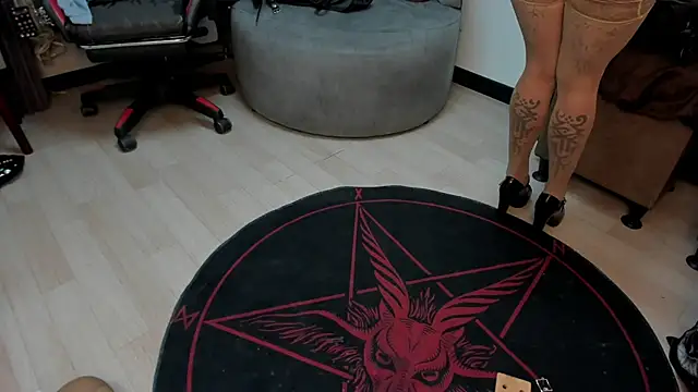 selene red  online show from 03/27/26, 08:26