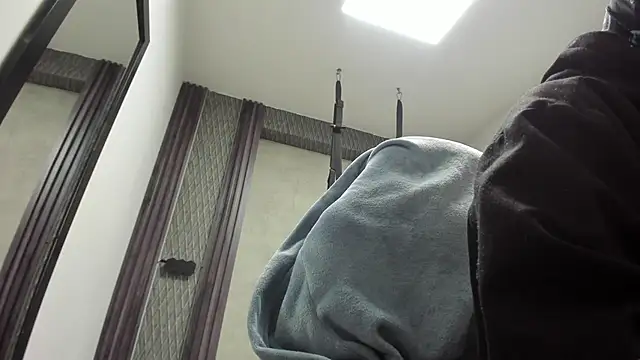 Snapshot of selene_red_ chatting on 04/30/26, 01:23 selene red online show from 04/30/26, 01:23