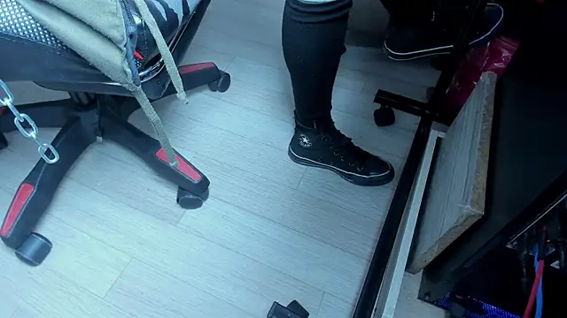 selene red  online show from 10/13/25, 02:51