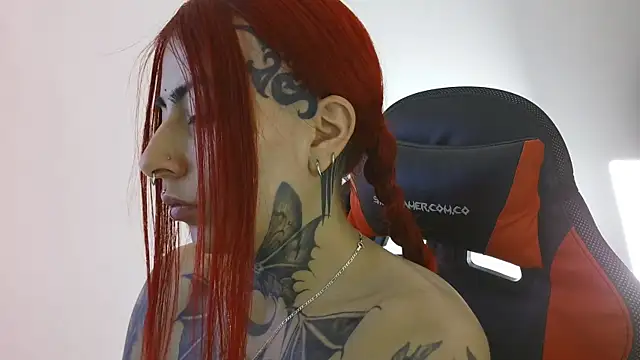 Snapshot of selene_red_ chatting on 07/06/26, 03:03 selene red online show from 07/06/26, 03:03