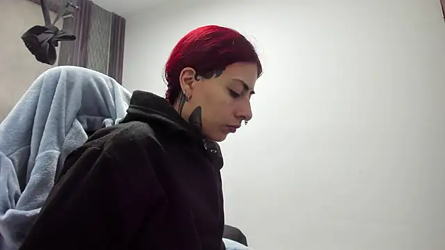 selene red  online show from 02/06/26, 01:23