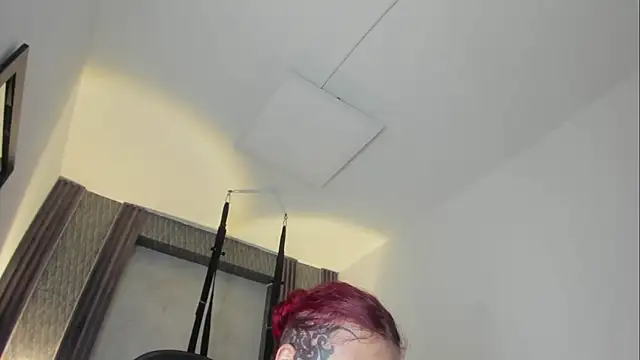 selene red  online show from 12/15/25, 03:51