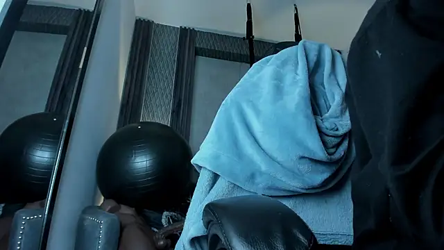 selene red  online show from 10/18/25, 03:58