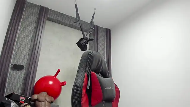 selene red  online show from 02/18/26, 12:30