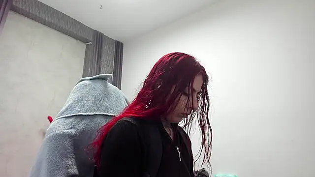 selene red  online show from 03/17/26, 01:30