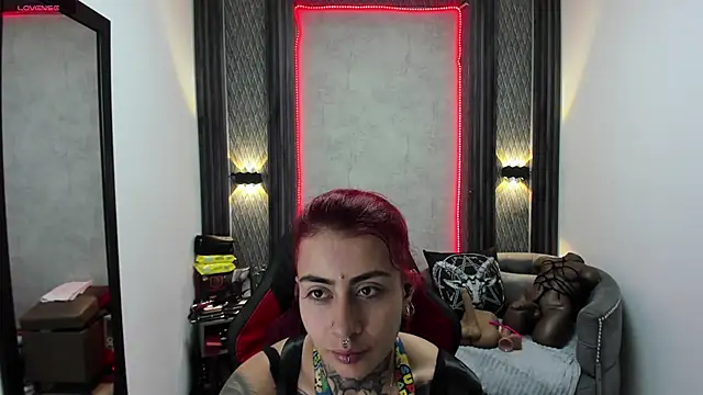 selene red  online show from 03/18/25, 01:44