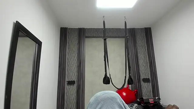 Snapshot of selene_red_ chatting on 05/07/26, 01:32 selene red online show from 05/07/26, 01:32