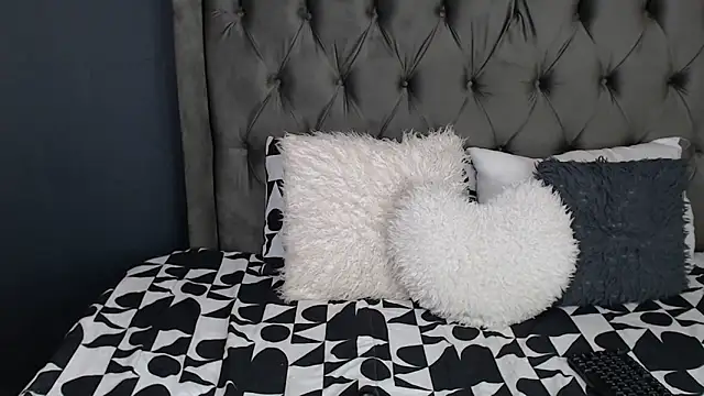 LOYAL SASHA online show from 10/20/25, 07:14