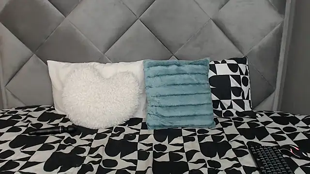 LOYAL SASHA online show from 03/18/25, 05:55
