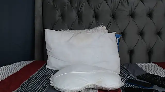 LOYAL SASHA online show from 12/14/25, 12:11