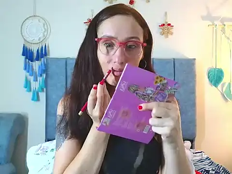 Snapshot of IberianMoonMK chatting on 11/27/25, 06:41 IberianMoonMK online show from 11/27/25, 06:41