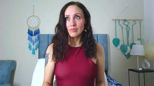 Snapshot of IberianMoonMK chatting on 11/08/25, 05:38 IberianMoonMK online show from 11/08/25, 05:38