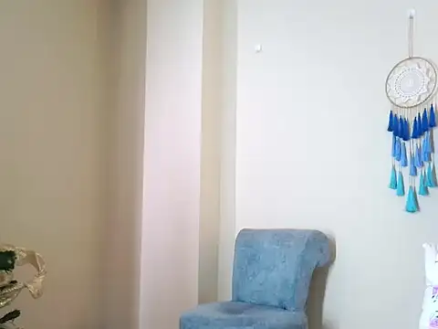 Snapshot of IberianMoonMK chatting on 12/16/25, 05:39 IberianMoonMK online show from 12/16/25, 05:39