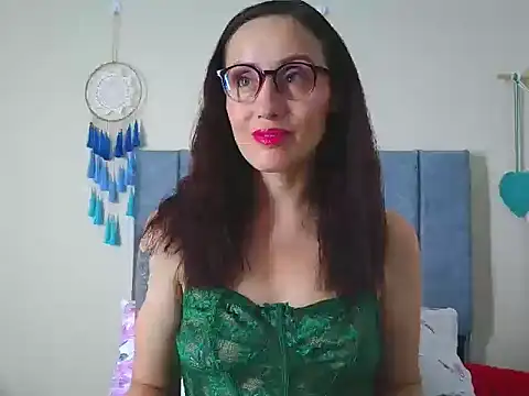 Snapshot of IberianMoonMK chatting on 11/01/25, 01:27 IberianMoonMK online show from 11/01/25, 01:27