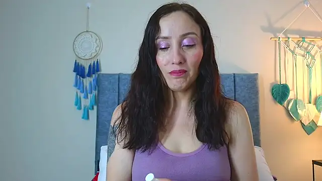 Snapshot of IberianMoonMK chatting on 11/15/25, 06:34 IberianMoonMK online show from 11/15/25, 06:34