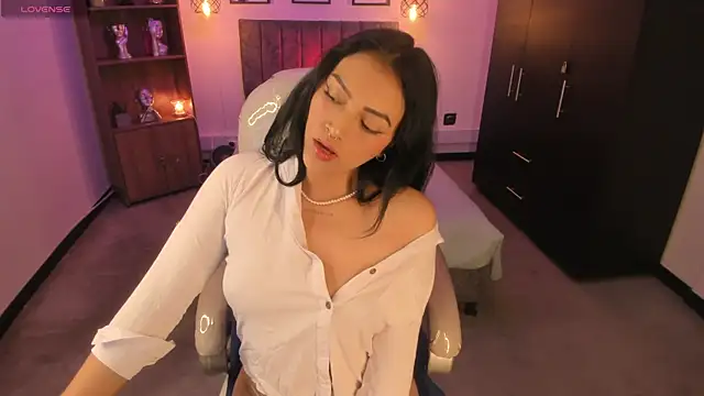 Snapshot of Abigaiil__ds chatting on 03/20/25, 08:40 Abigaiil ds online show from 03/20/25, 08:40