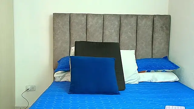 karina lewis  online show from 11/13/25, 04:05