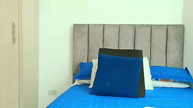 karina lewis  online show from 09/26/25, 04:19