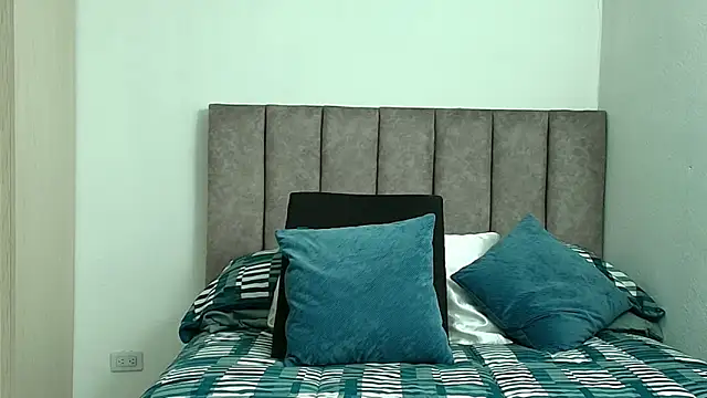 karina lewis  online show from 03/13/26, 04:17