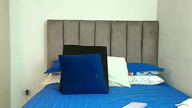 karina lewis  online show from 10/29/25, 04:00