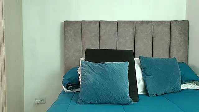 karina lewis  online show from 06/02/26, 05:07