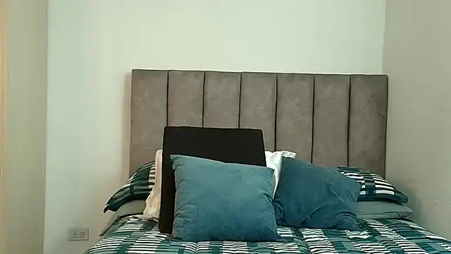 Snapshot of karina_lewis_ chatting on 02/28/26, 04:23 karina lewis online show from 02/28/26, 04:23