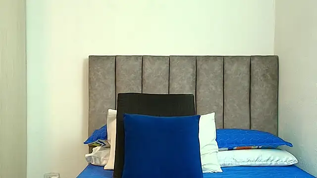 karina lewis  online show from 11/17/25, 03:54