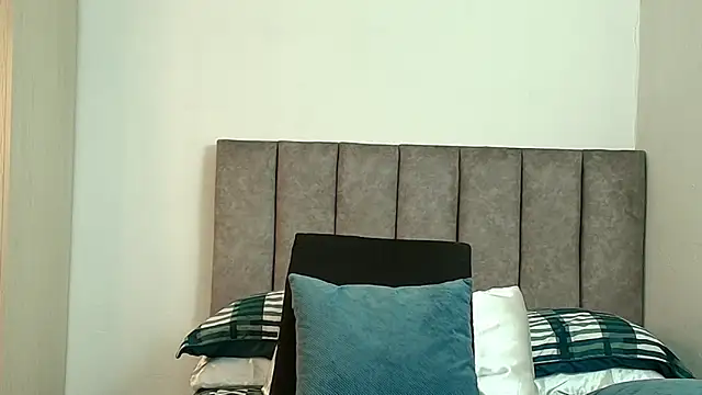 karina lewis  online show from 03/26/26, 04:11