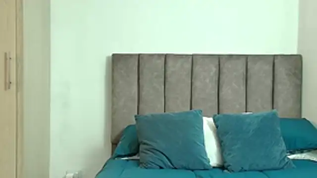 karina lewis  online show from 06/05/26, 05:12