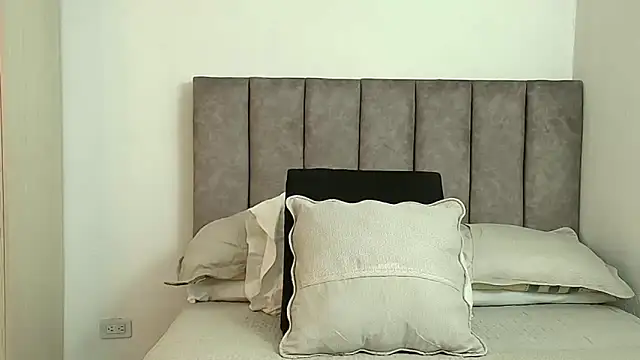 Snapshot of karina_lewis_ chatting on 01/10/26, 03:35 karina lewis online show from 01/10/26, 03:35