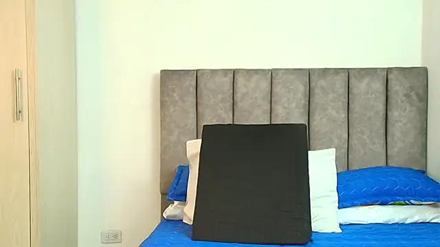 karina lewis  online show from 11/29/25, 04:01