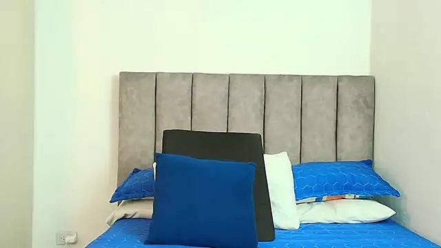 karina lewis  online show from 09/23/25, 04:08