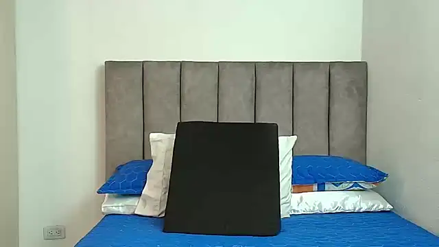 karina lewis  online show from 11/26/25, 04:01