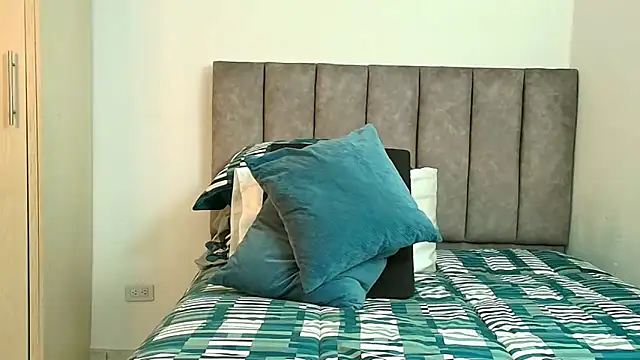 karina lewis  online show from 03/06/26, 03:45