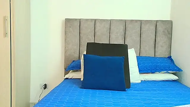 karina lewis  online show from 09/29/25, 04:08