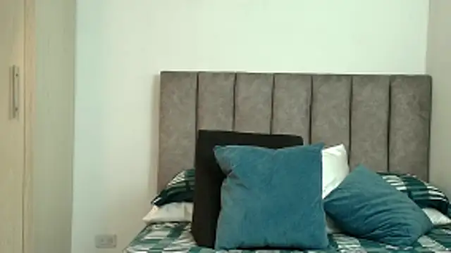 karina lewis  online show from 03/25/26, 04:12