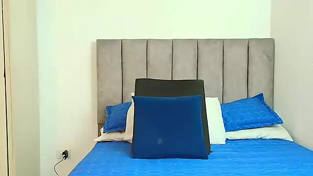 karina lewis  online show from 09/10/25, 04:11