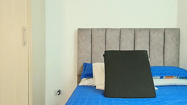 karina lewis  online show from 03/22/25, 03:30