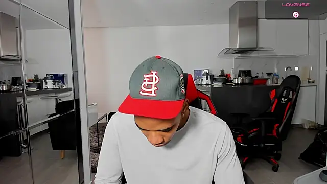 Snapshot of TROYWESLY- chatting on 11/06/25, 12:31 TROYWESLY- online show from 11/06/25, 12:31