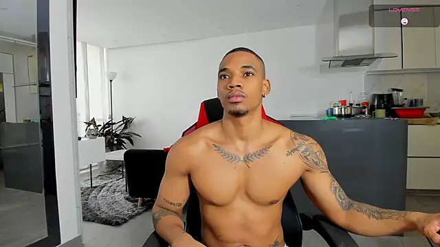 Snapshot of TROYWESLY- chatting on 10/06/25, 05:02 TROYWESLY- online show from 10/06/25, 05:02