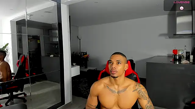 Snapshot of TROYWESLY- chatting on 10/20/25, 04:58 TROYWESLY- online show from 10/20/25, 04:58