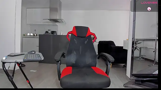 Snapshot of TROYWESLY- chatting on 02/09/26, 09:13 TROYWESLY- online show from 02/09/26, 09:13