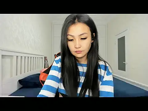 Missykitty01 online show from 10/23/25, 12:09