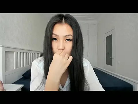 Missykitty01 online show from 10/27/25, 02:12