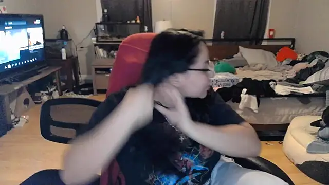 Elliewgfs online show from 02/06/25, 01:49